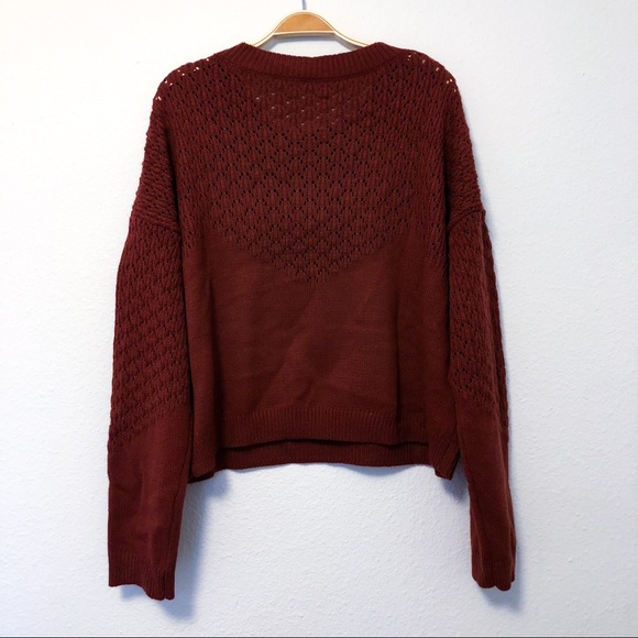 Gorgeous Open Knit Cropped Sweater - Picture 3 of 4